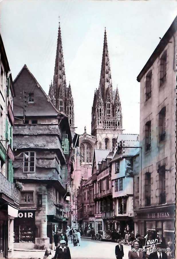 29 Quimper La Cathedrale Rue Kereon I.jpg